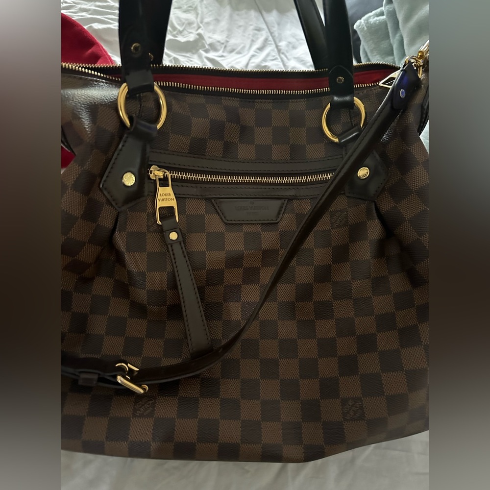 AUTHENTIC LOUIS VUITTON EVORA MM IN PRE LOVED CONDITION